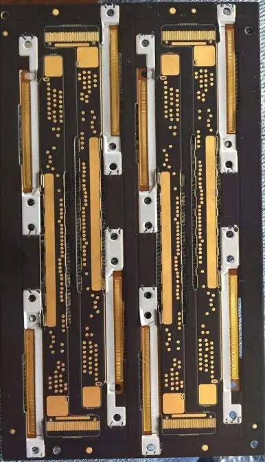 Монтаж на печатна платка с-отвор